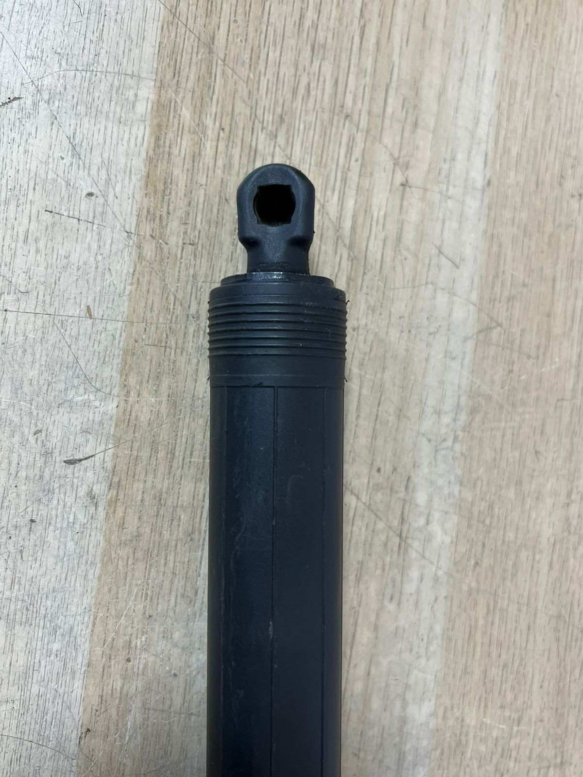 OEM quality left tailgate strut spindle drive for BMW X5 F15 and F85 7294469