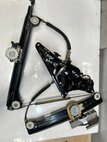 Bild in die Galerieansicht laden, 2013-2018 BMW 650i GT F07 6' F06 Rear Right Door Window Regulator 7275400 OEM