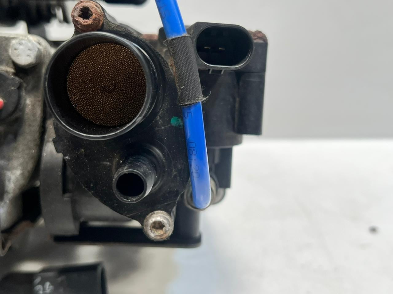 2015-2020 BMW 740i 7 Series G11 G12 Air Suspension Compressor Pump 443021002 OEM