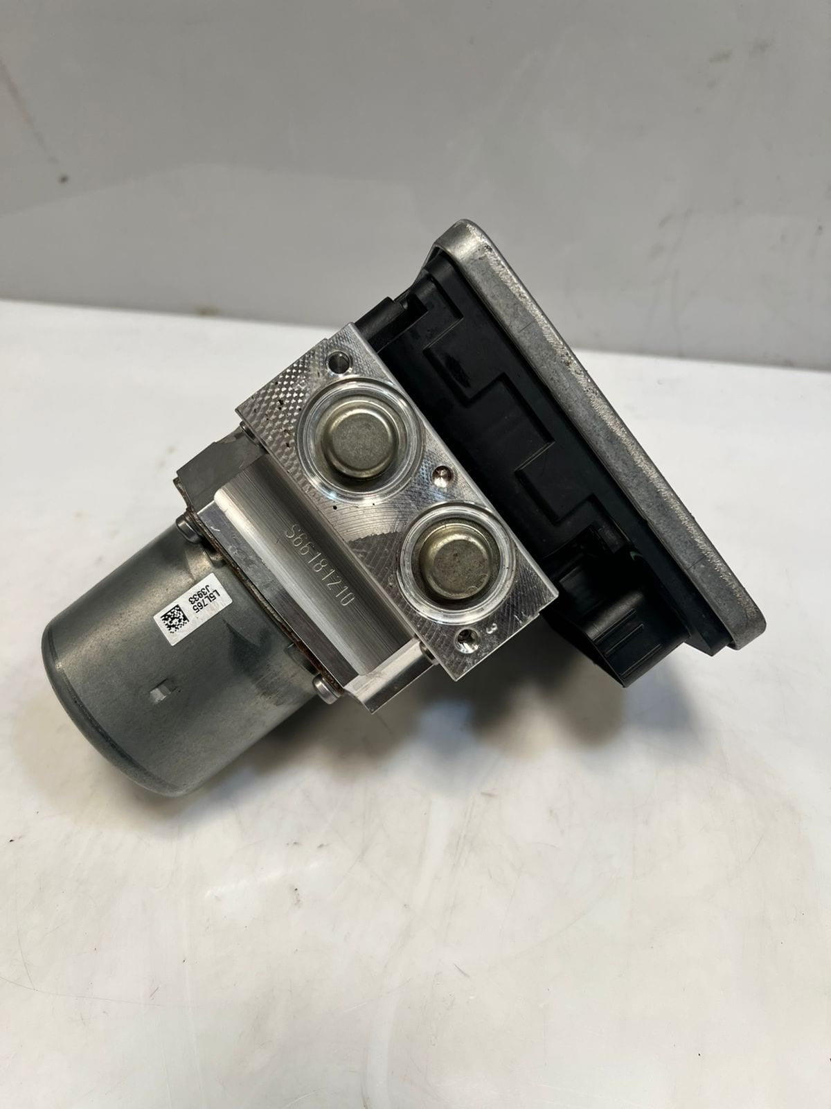 BMW G11 G12 740e ABS Anti-Lock Brake Pump Assembly 6886392 OEM