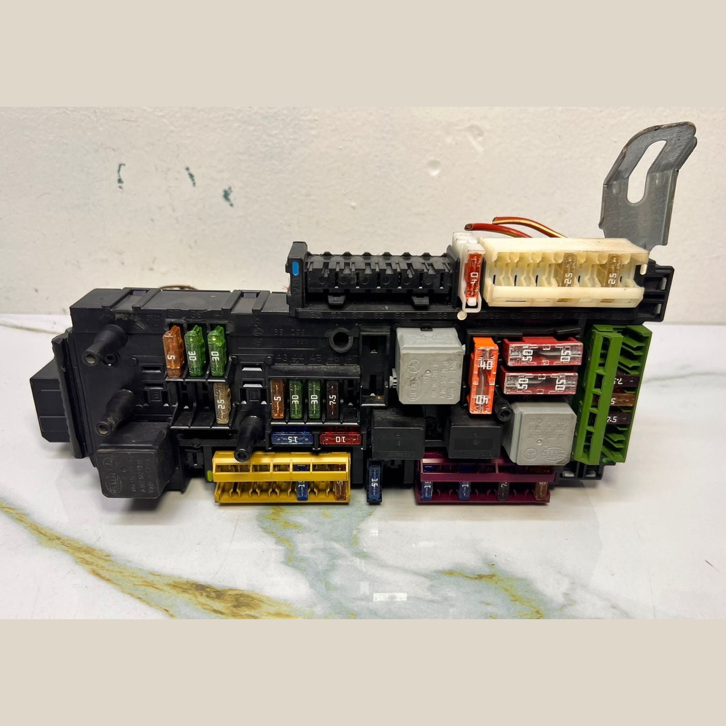 Mercedes-Benz W212 E300 Rear Sam Fuse Relay Box Module 212 9060105 E-Class E350 