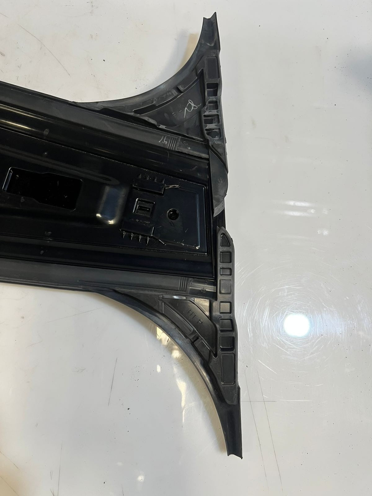 2023-2024 BMW iX 120 B-Pillar VERTICAL Trim Cover PANEL FRONT RIGHT 8491330 OEM
