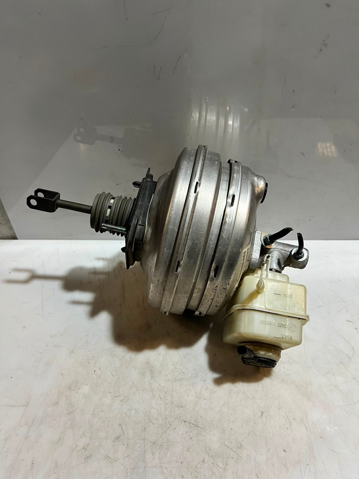 2010-2011 BMW 5 Series F10 F11 F06 F12 F13 528i Brake Booster Master Cyl 6796726