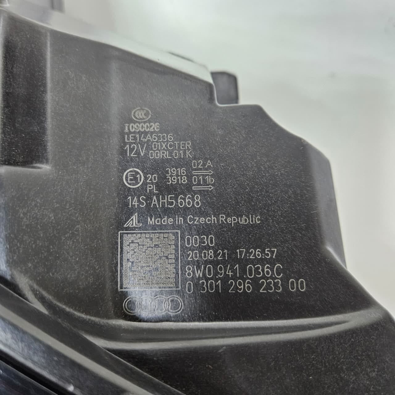 2017-2020 Audi A4 S4 RS4 B9 Headlight 8W0941036C Used