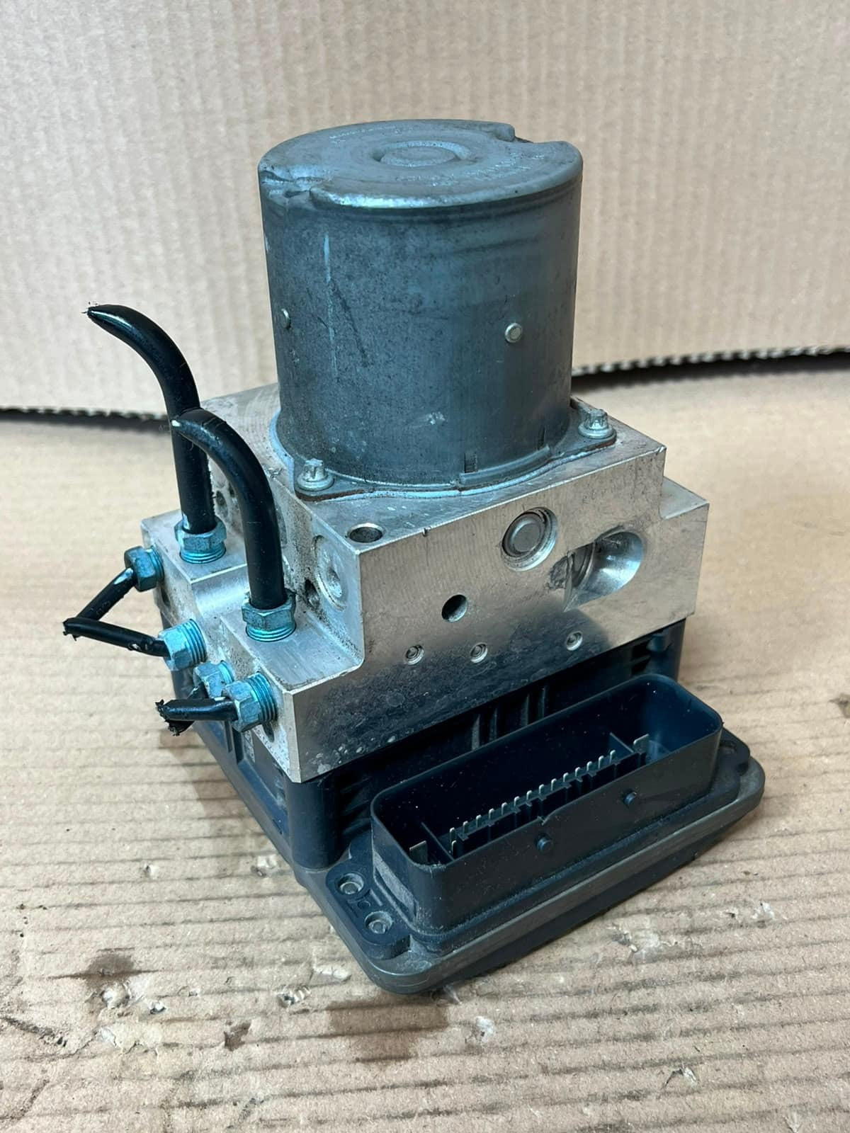 2007-2013 BMW X5 E70 ABS HYDRAULIC PUMP Control Module 6854702 OEM