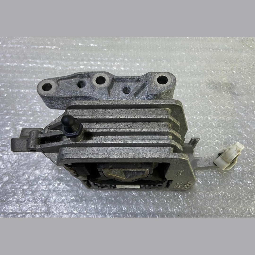 OEM BMW 2 Gran Coupe F44 Right Side Engine Mount 8835572