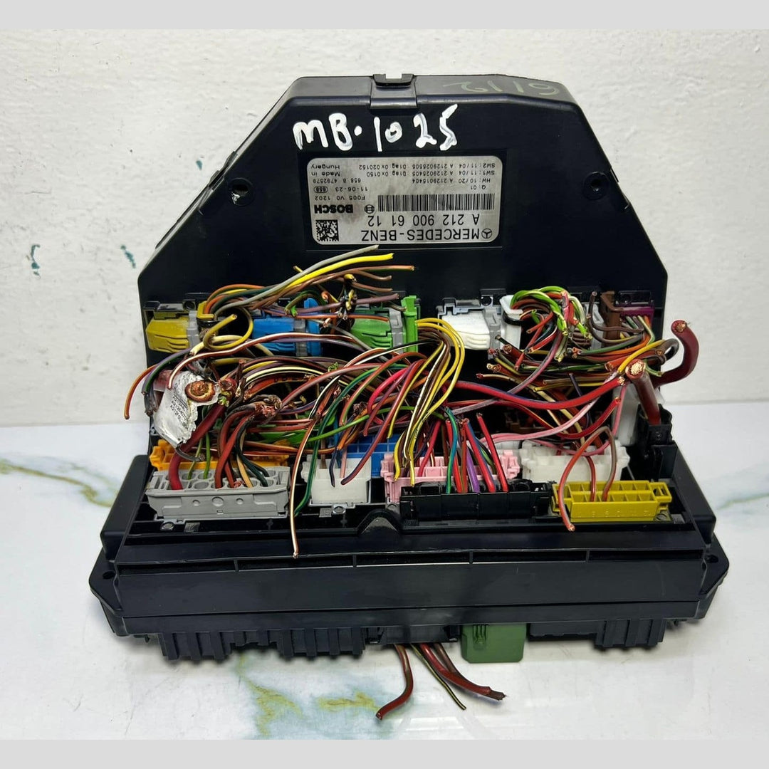 2011-2013 Mercedes-Benz CLS63 AMG Fuse Box A2129006112 W218 CLS63 AMG, E63 AMG