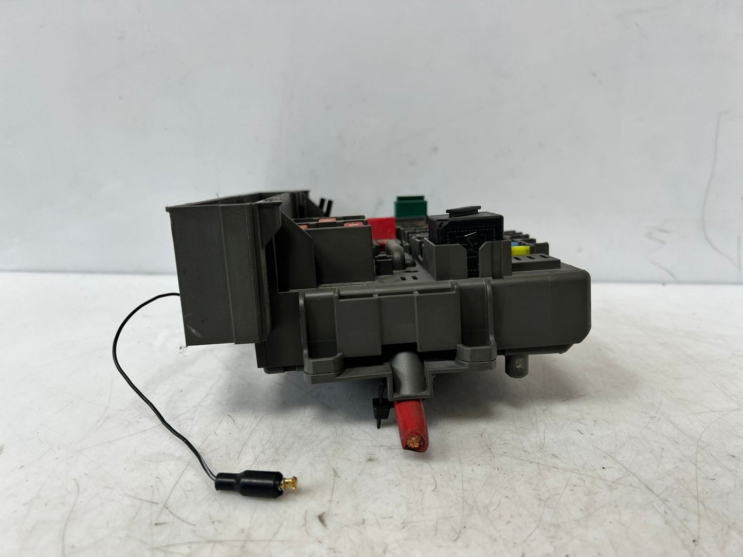 2008-2015 BMW 328i E81 650I Power Distribution Fuse And Relay Box 9119445 OEM