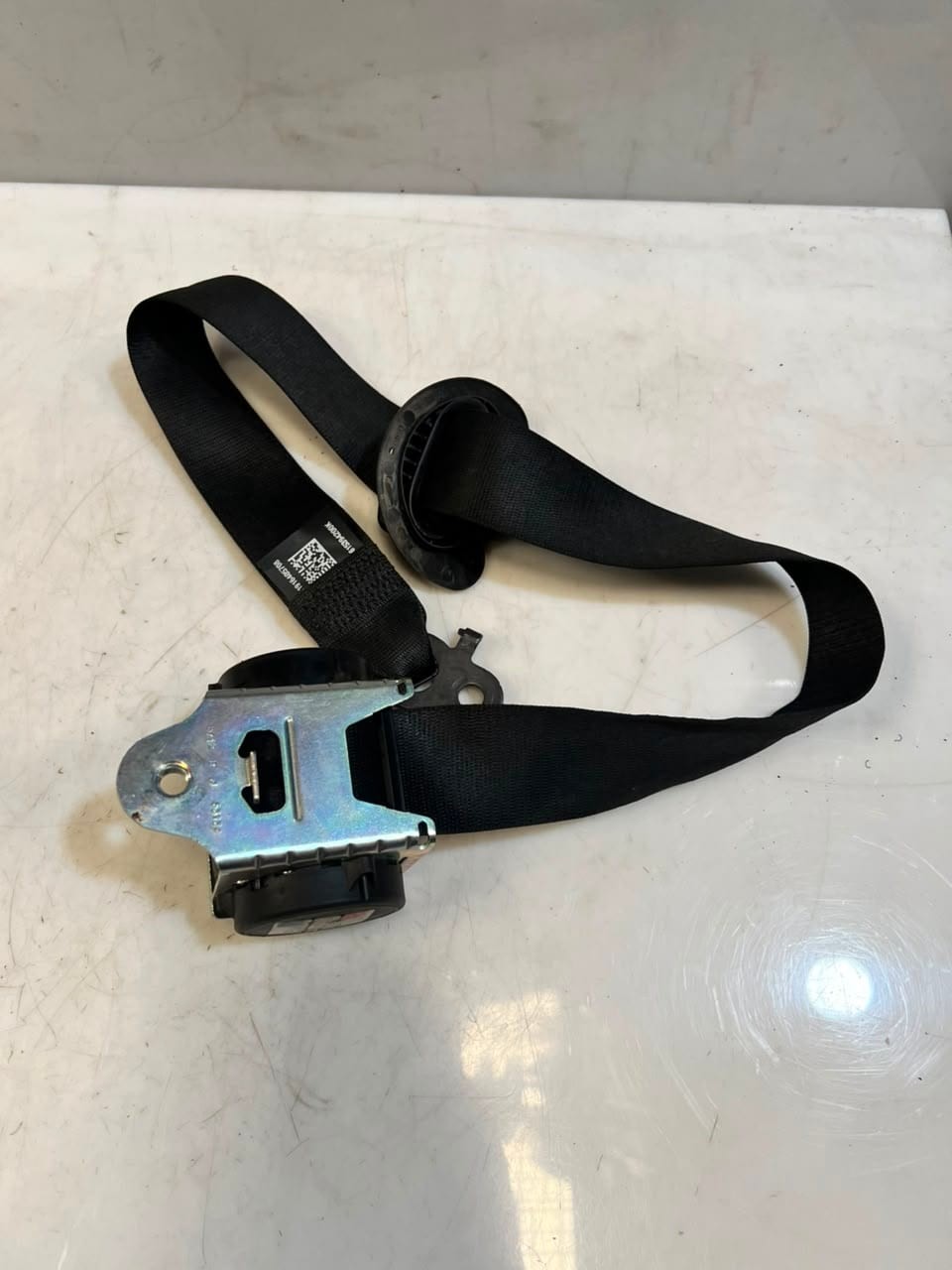 2011-2017 BMW 5 Series F10 F11 Front Seat Belt Left 610126300E OEM