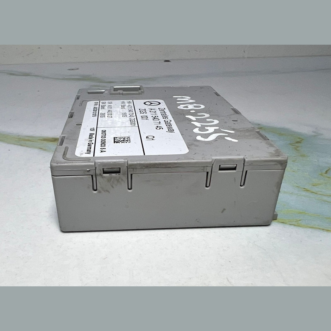 2006-2009 Mercedes E320 Central Gateway Control Module A2115407145 W211 E-Class