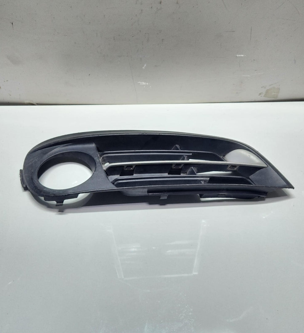 2009-2016 BMW 535i Front Right Fog Light Grille 7331736 5 Series F10 and F11 OEM