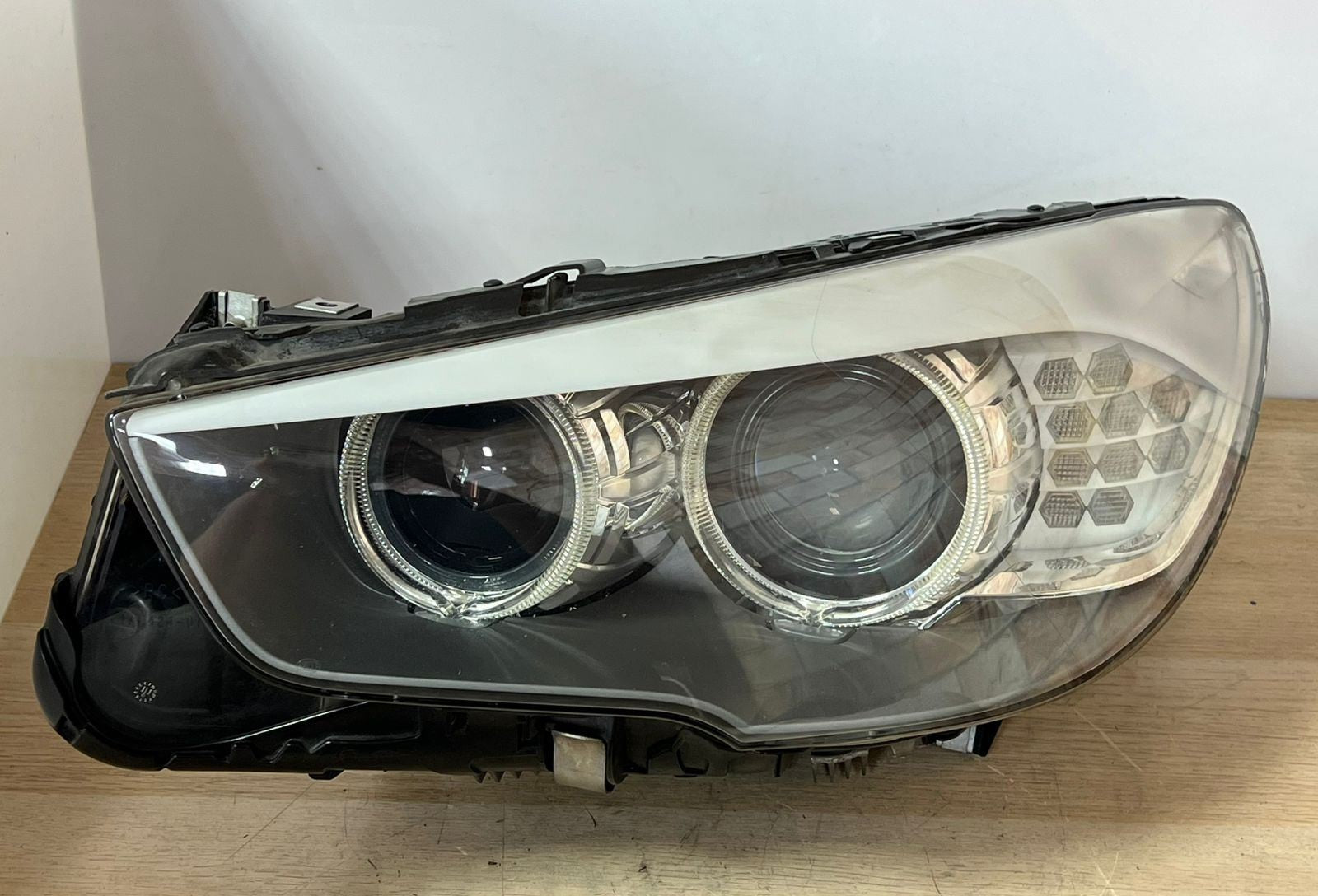 BMW 5 Gran Turismo F07 Front Left Xenon Headlight 7199609 2013 RHD