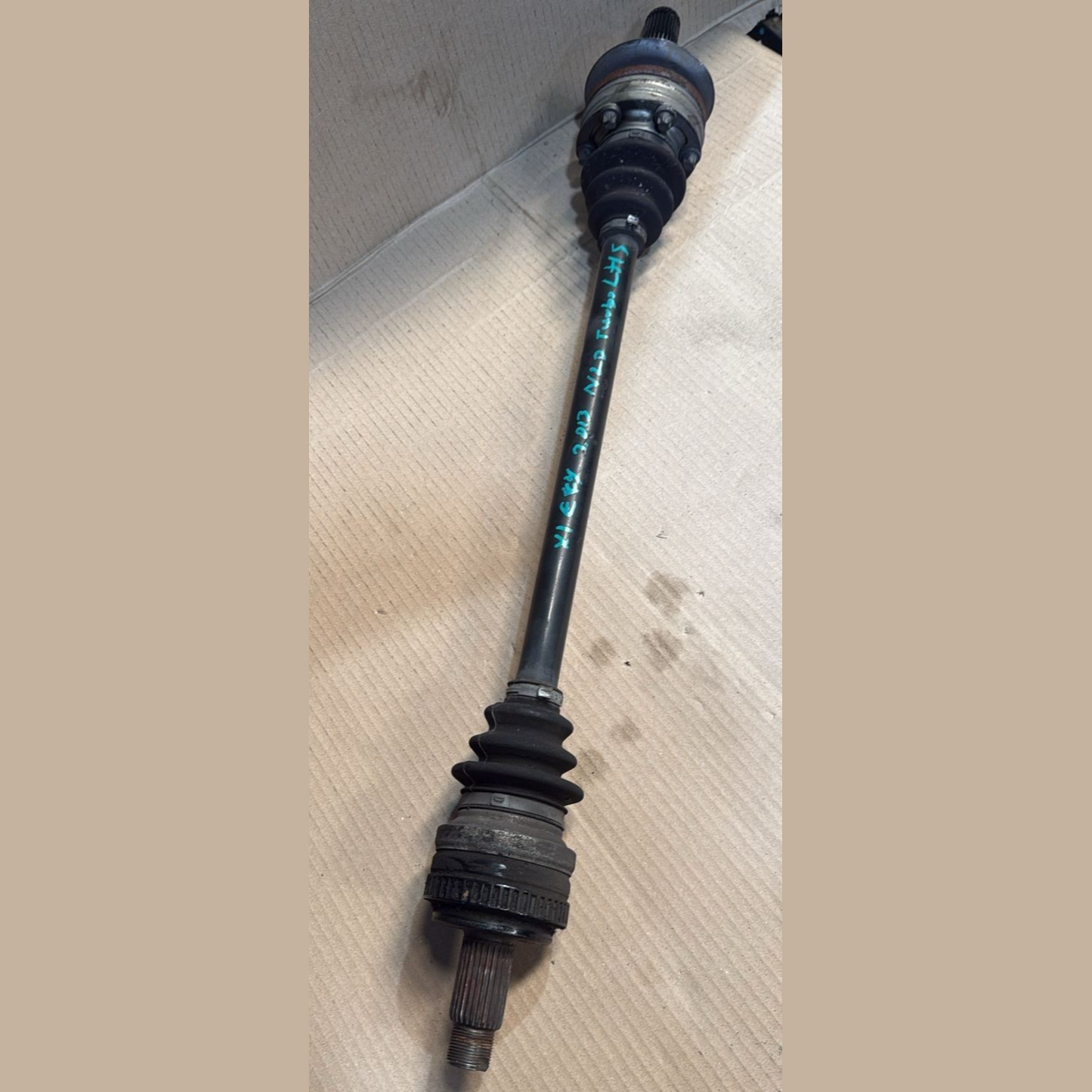 BMW AXEL OUTPUT SHAFT  E84 X1 N20 2013 RP LEFT SIDE LK=86MM/D=38MM 3320-7591597