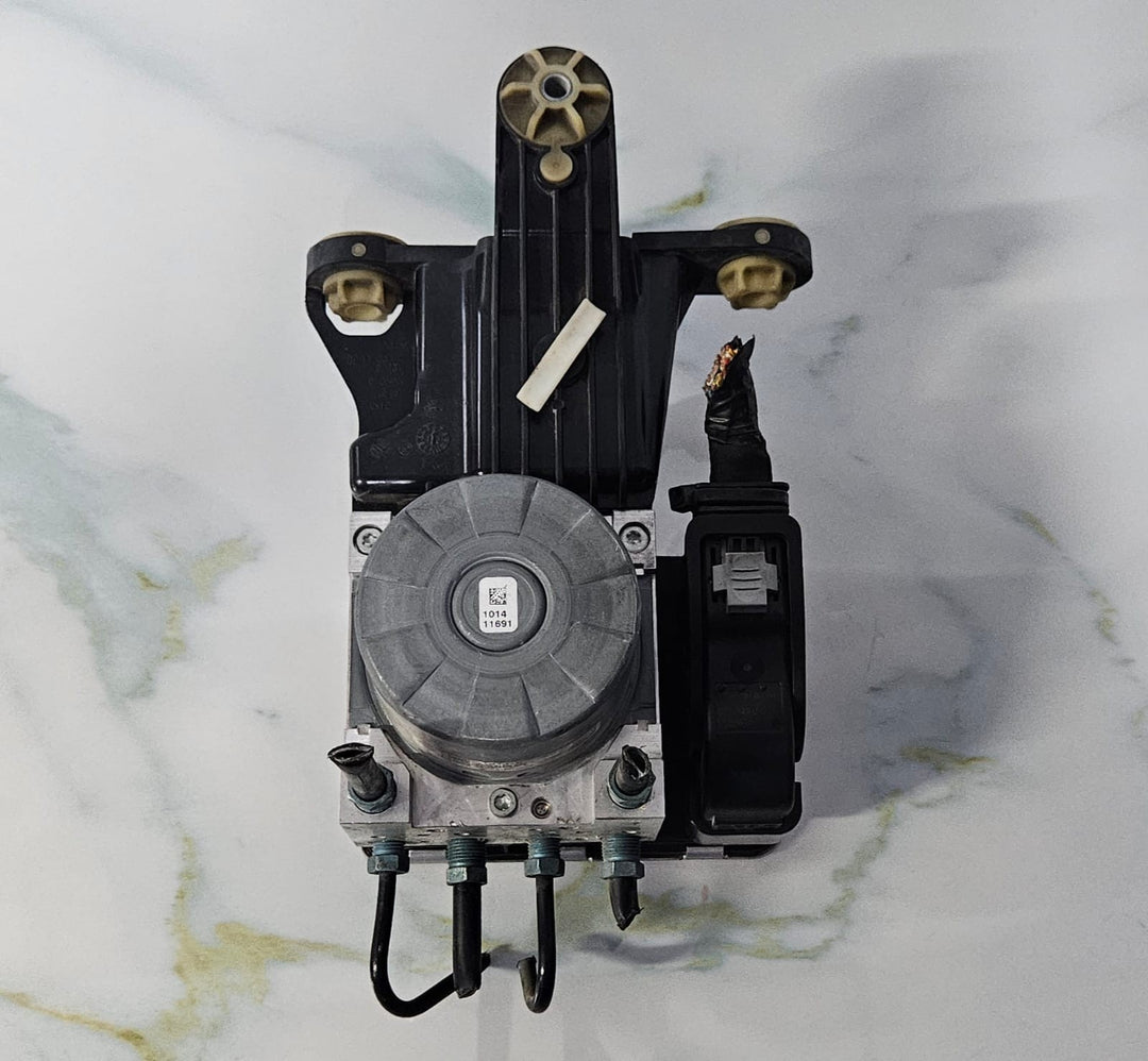 OEM BMW G20 3 Series ABS Pump Modulator Control Unit 1544113 1544112