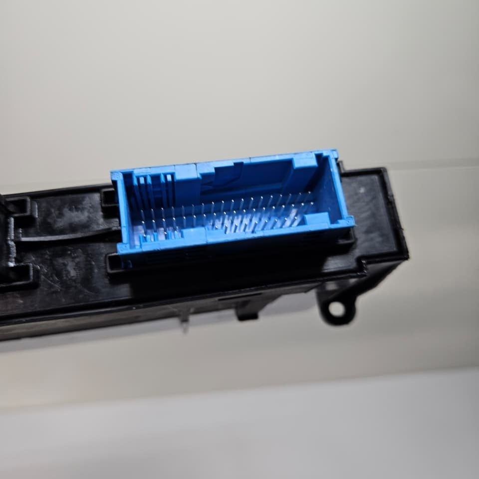 2019 BMW i3s F01 F02 F03 Electronic Junction Box 9288419 OEM