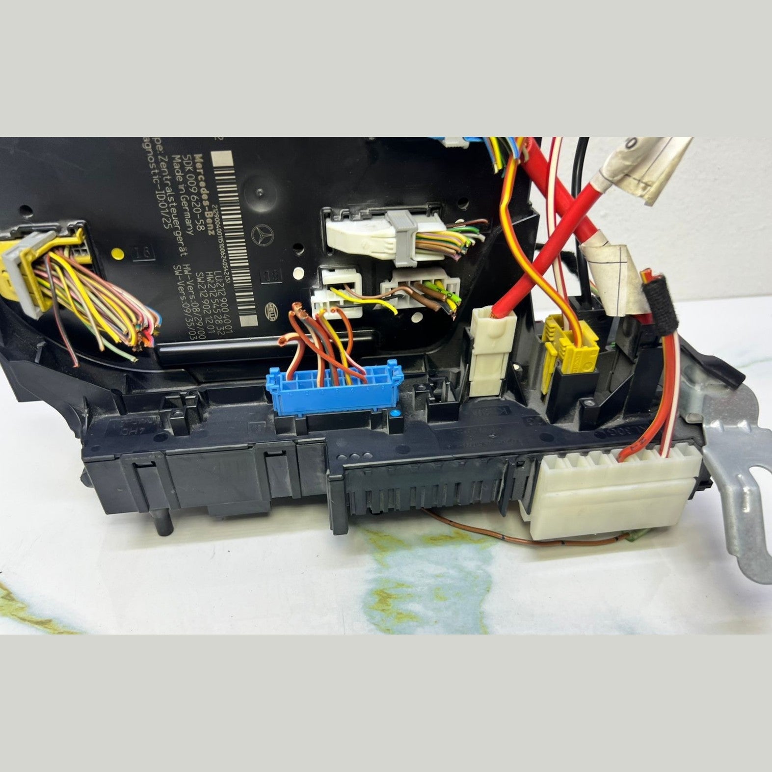 2010-2016 Mercedes-Benz E350 Rear Fuse Relay Box Sam Assy 212 9004001 W212 E550