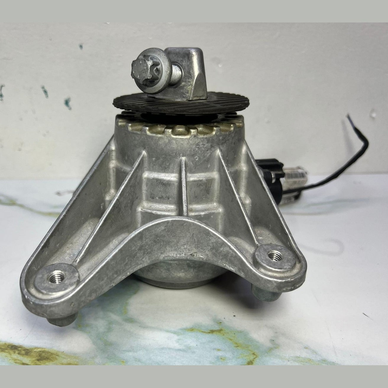 20-24 Mercedes-Benz AMG 63 W167 GLE GLS Engine Mount Right Side A167 2409400 OEM