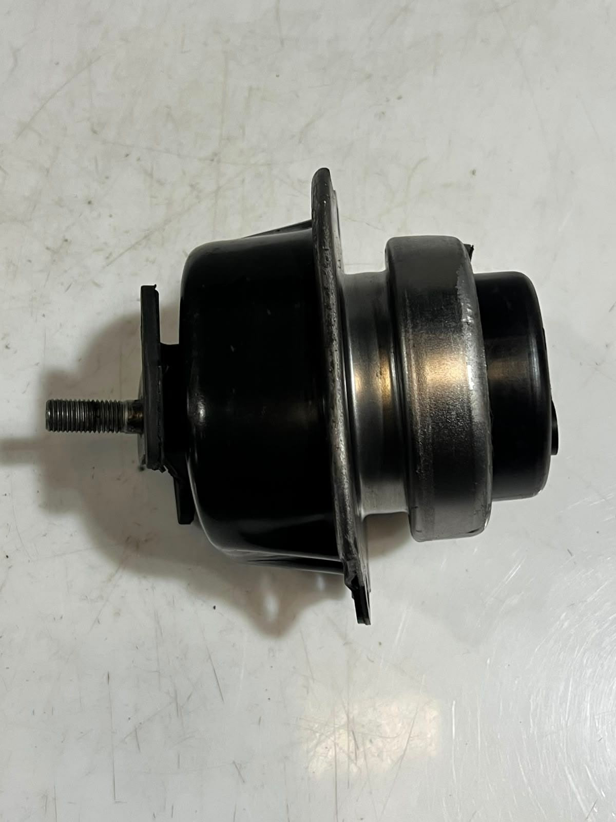 2007-2013 BMW X5 E70 and X6 E71 3.0L BEARING RUBBER Engine Mount 6795418
