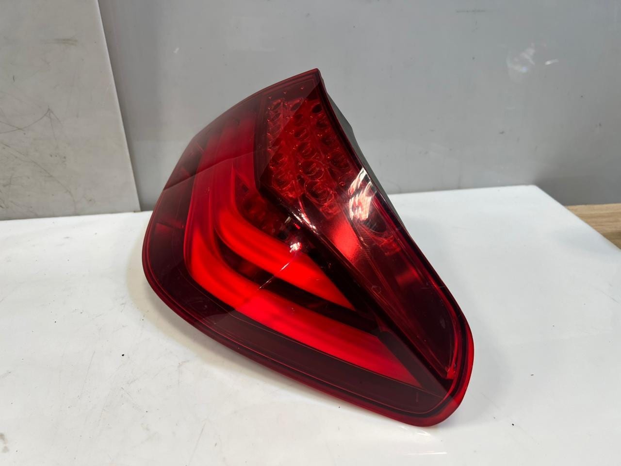 BMW 7' F01 F02 F03 Tail Light Assembly Rear Right With Stop Light 7300268 ECE