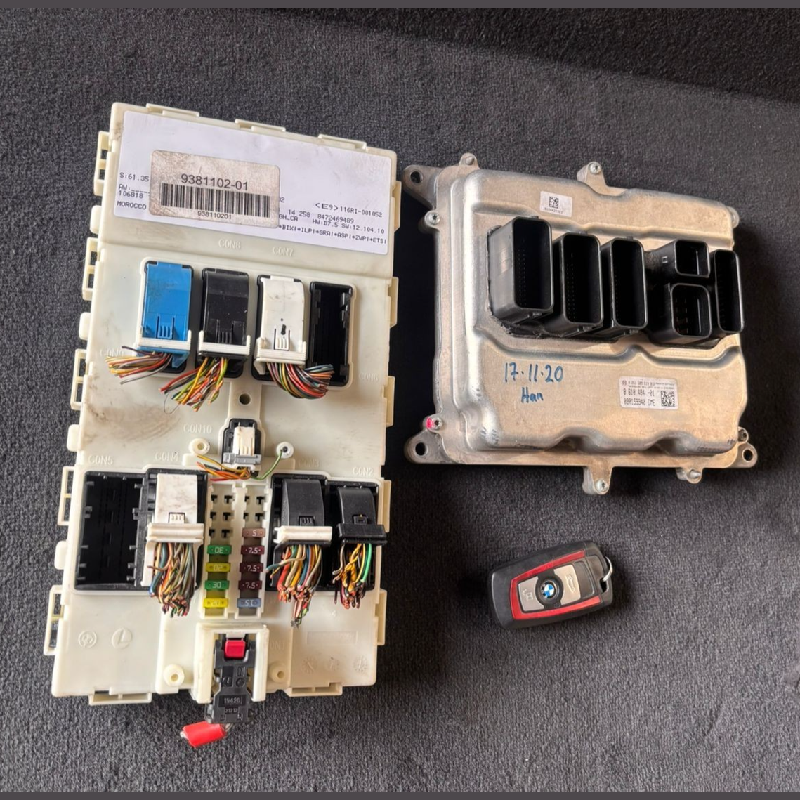 BMW 1 F20 PRE LCI 118i  N13B16A  ENGINE CONTROL UNIT ECU KEY LOCK SET - 8610484