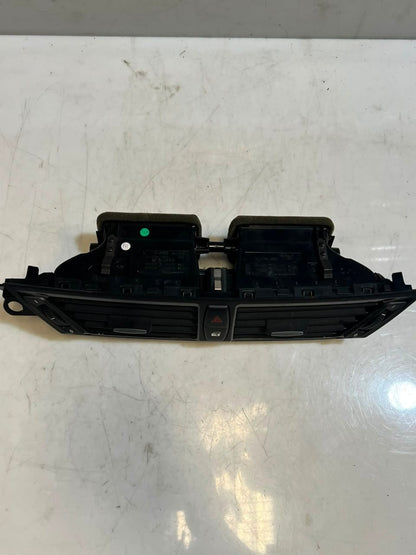2012-2015 BMW X1 E84 FRONT CENTER Dashboard Air Vent 9258354 OEM