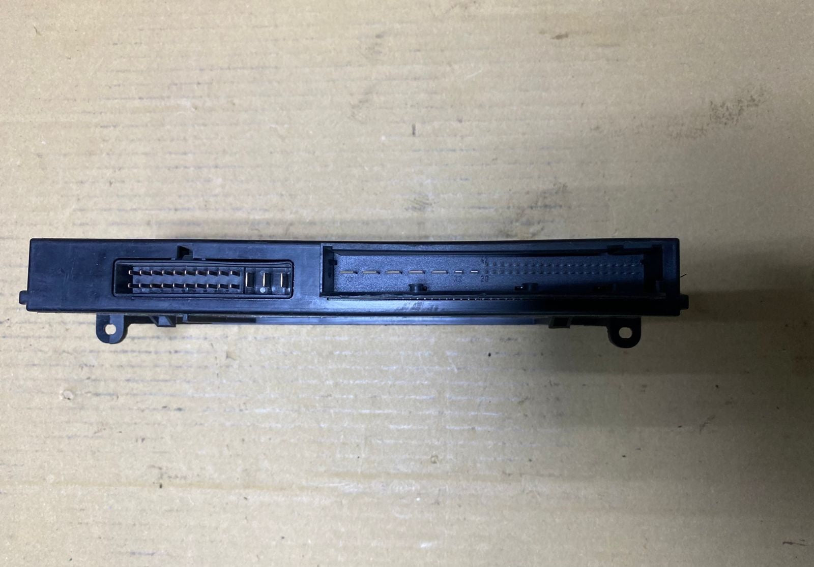 2014 BMW X1 E84 Body Control Module 9187537  3 Series E90