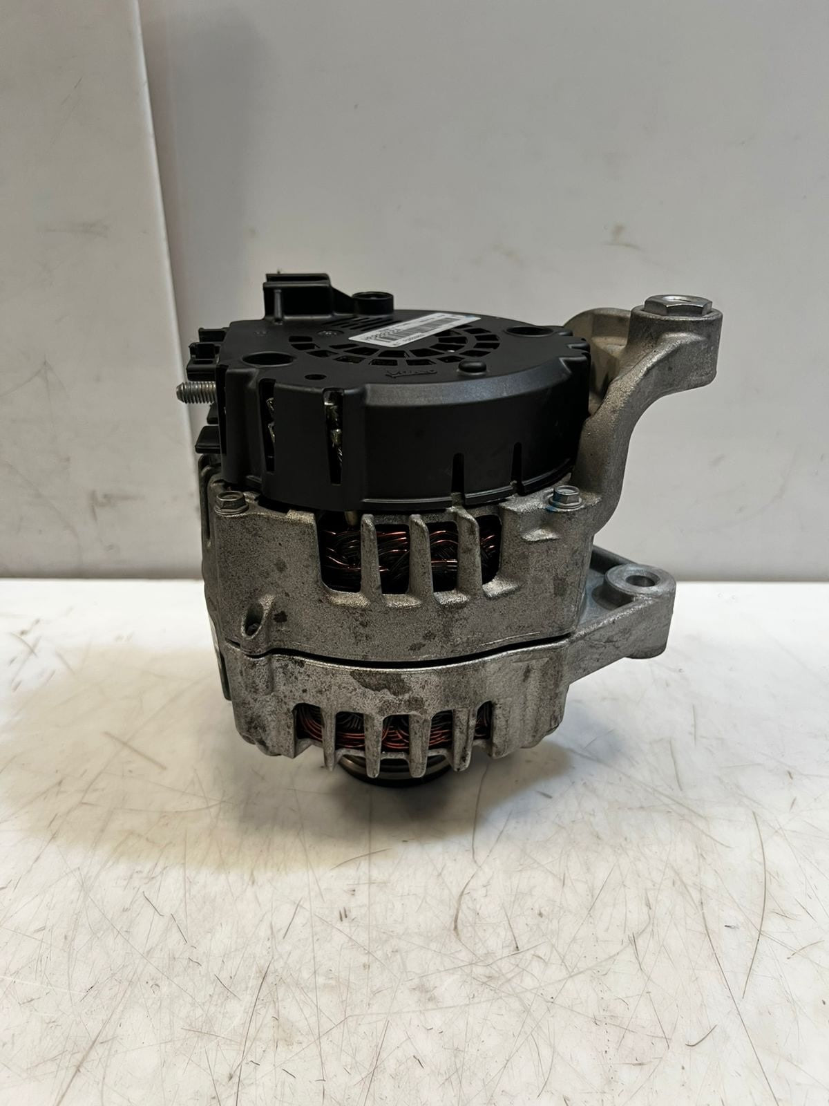 BMW 5 Series F10 F118 F25, 7 Series, X3, X5, and X6 Alternator FGN23S032 OEM