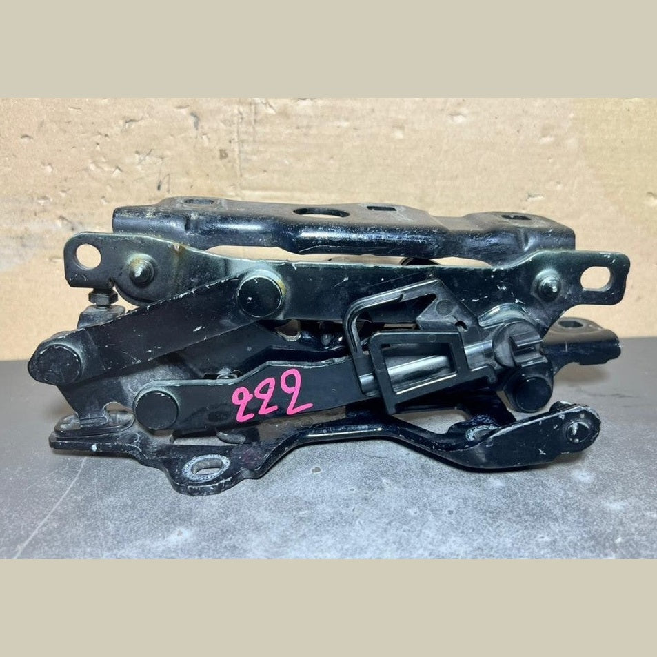 2015-2020 Mercedes-Benz S-Class W222 Front Right Side Bonnet Hinge A222 8800228