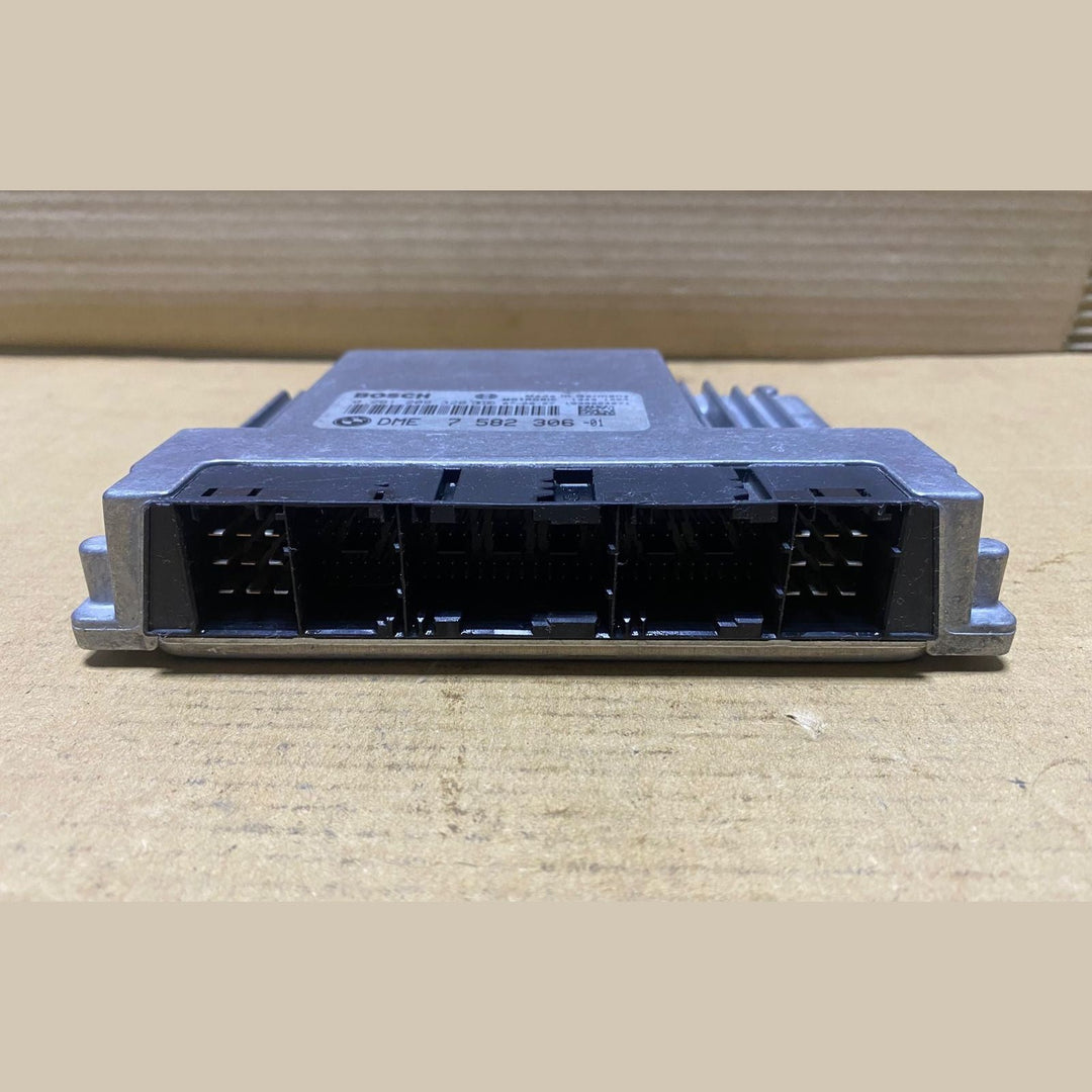 2008 BMW 750Li X5, E60, E61, E63, E64, E65, E66, E70 N62 Engine Control Unit 758