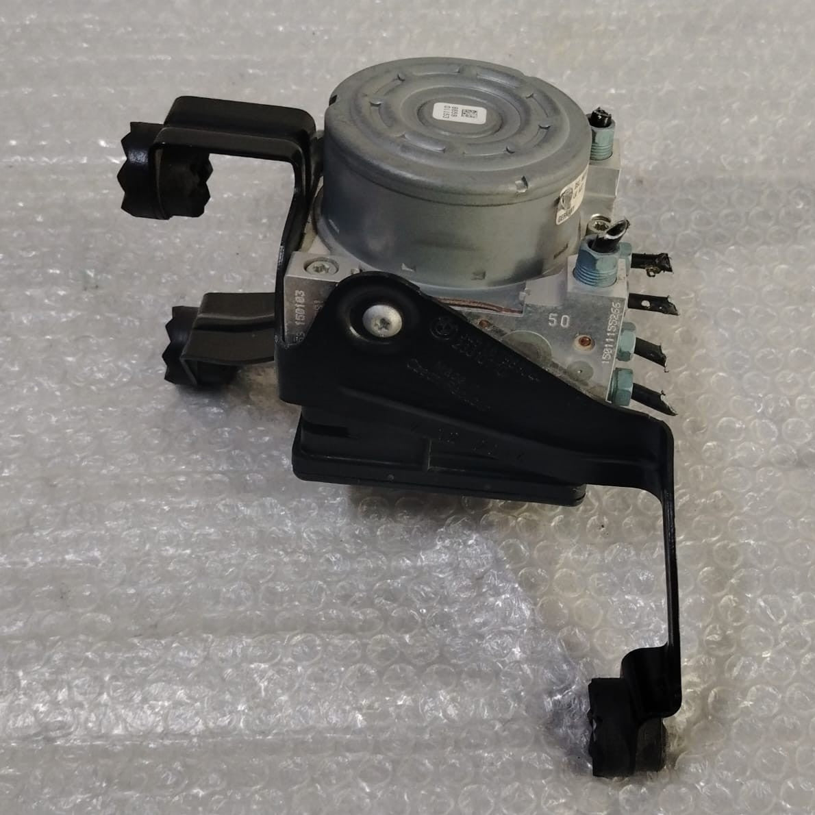OEM BMW 3 Series Gt F34 2014 Diesel ABS Pump Assembly 6870914 6870913