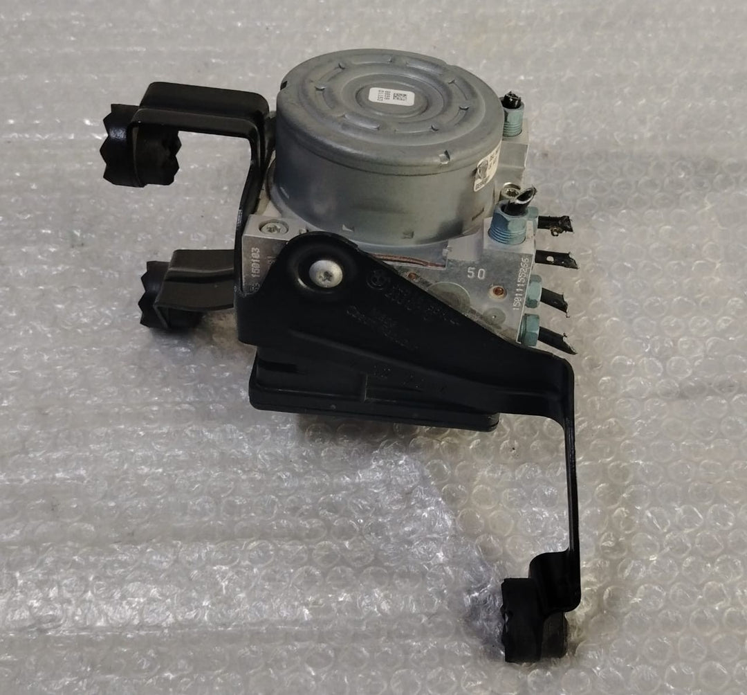 OEM BMW 3 Series Gt F34 2014 Diesel ABS Pump Assembly 6870914 6870913
