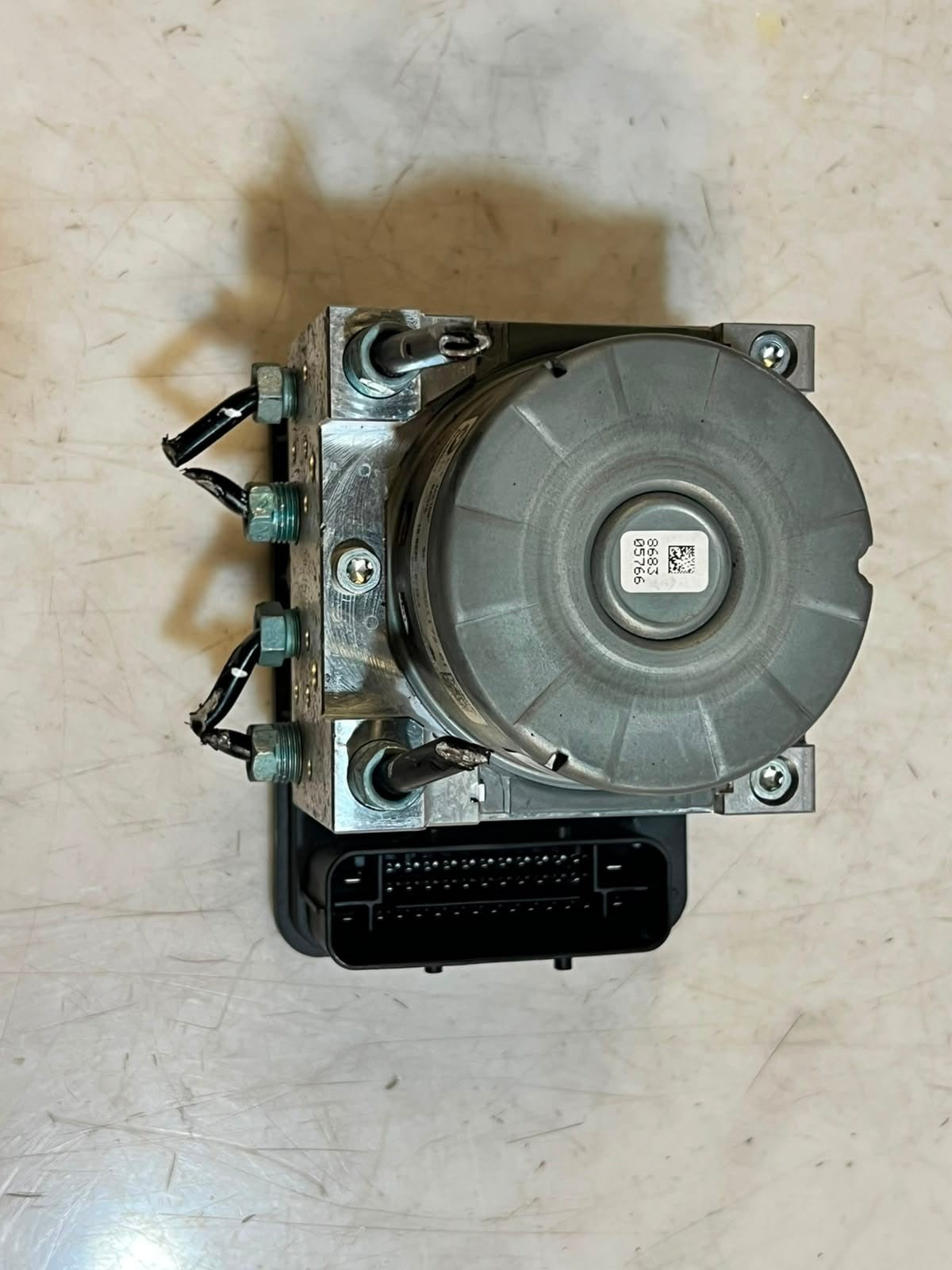 2018 BMW 320i F30 F31 F32 Abs Pump Control Module 6881172 OEM
