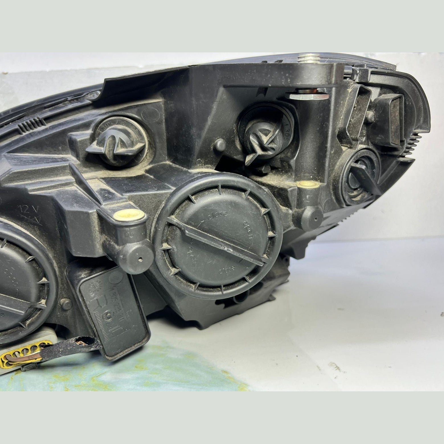 06-08 Mercedes W204 C-Class Front Right Side Head light Headlamp A204 8208661
