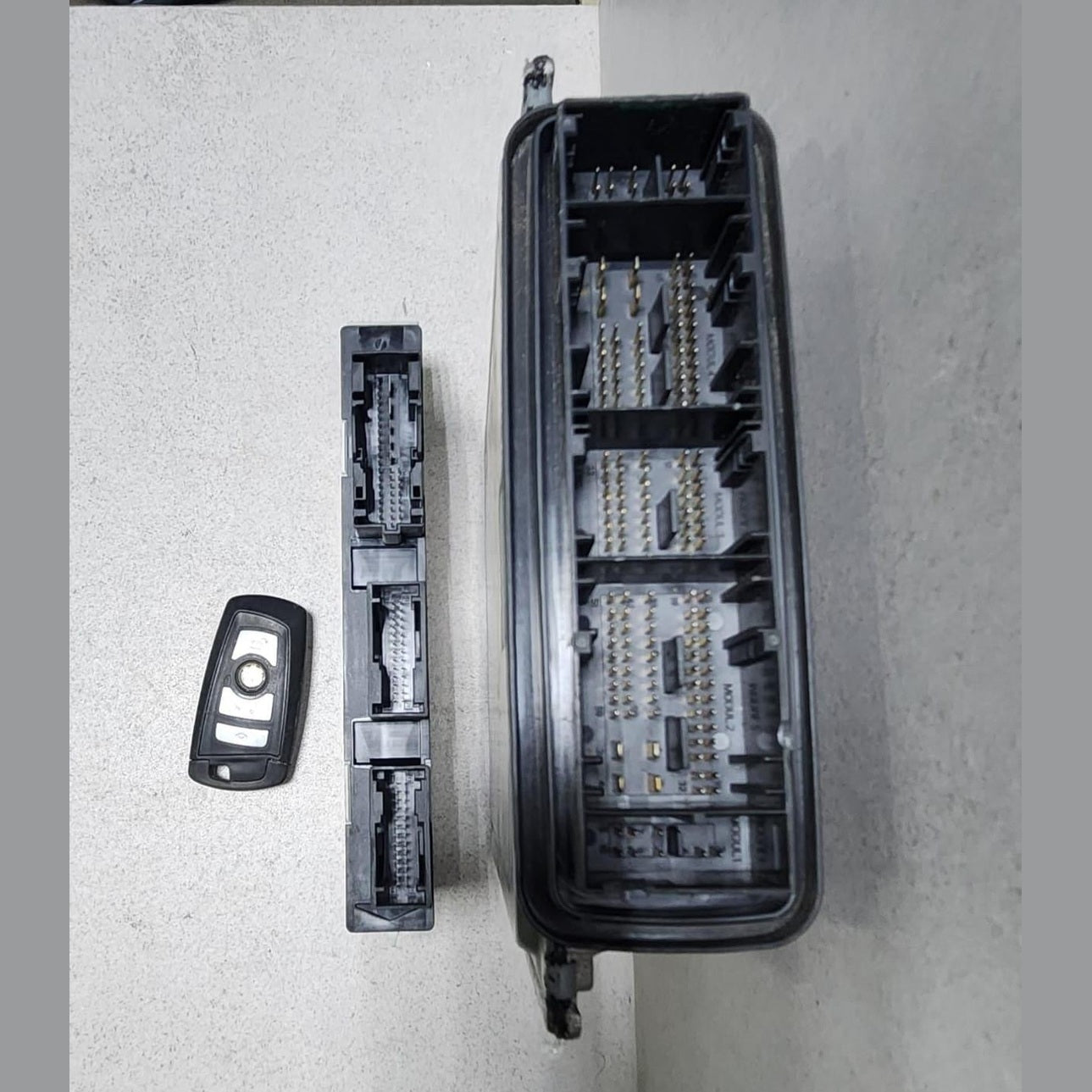 2009-2015 BMW 750i Engine Control Module 7609670 N63 V8 4.4 ECU SET F02