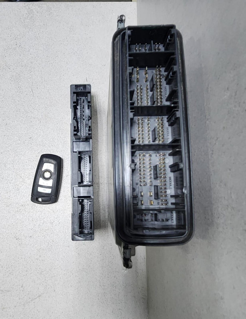 2009-2015 BMW 750i Engine Control Module 7609670 N63 V8 4.4 ECU SET F02