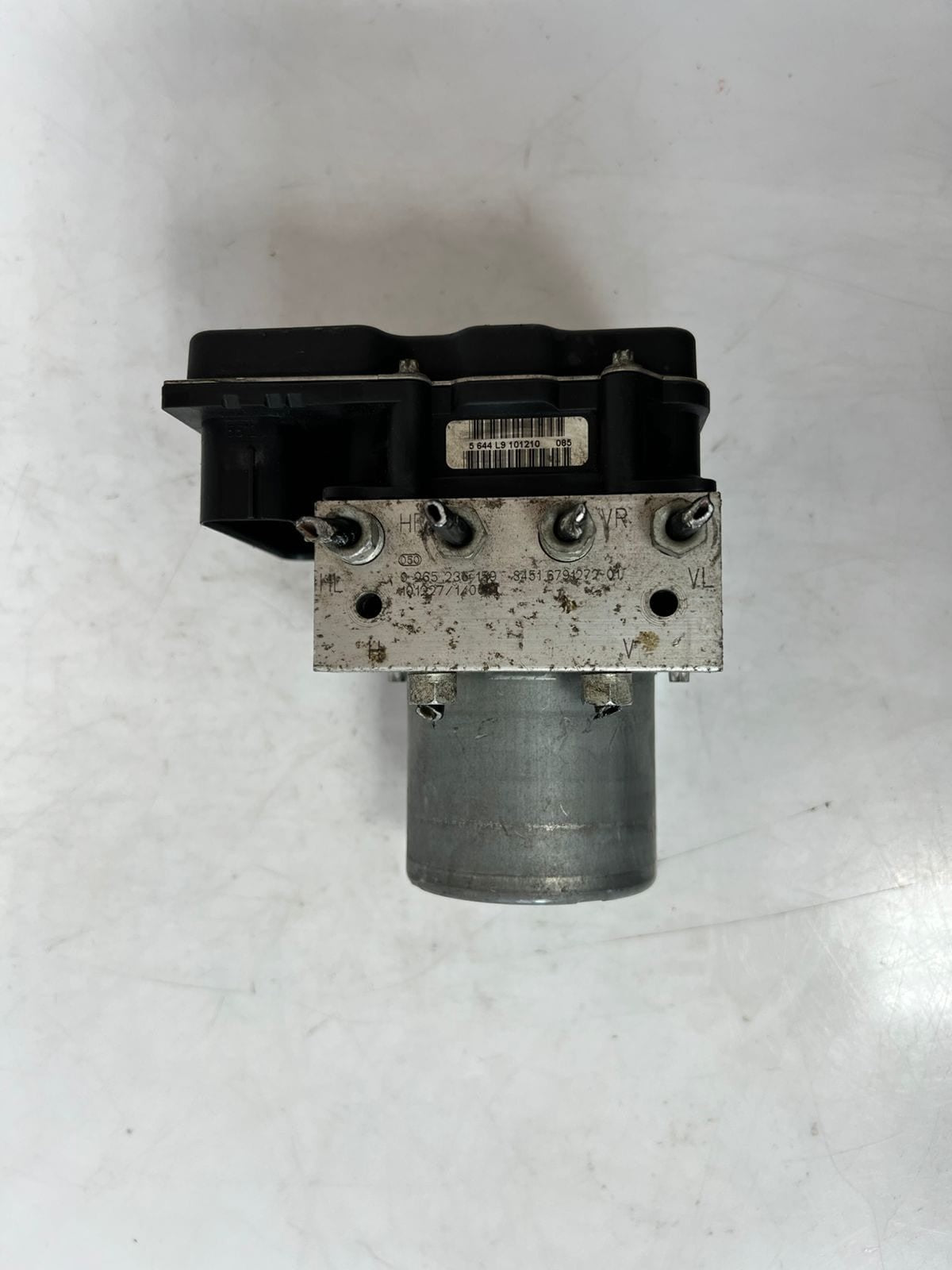 2010 BMW X1 E84 ABS Brake Pump Hydraulic DSC Module Braking Unit 6798991 OEM
