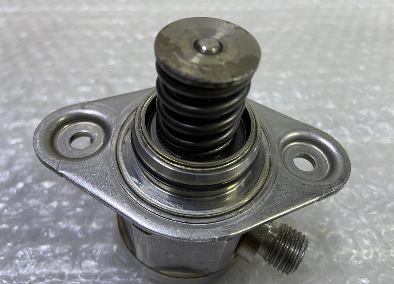 OEM BMW F20 F22 F11 Petrol N55 High Pressure Fuel Injection Pump 7610761 BOSCH