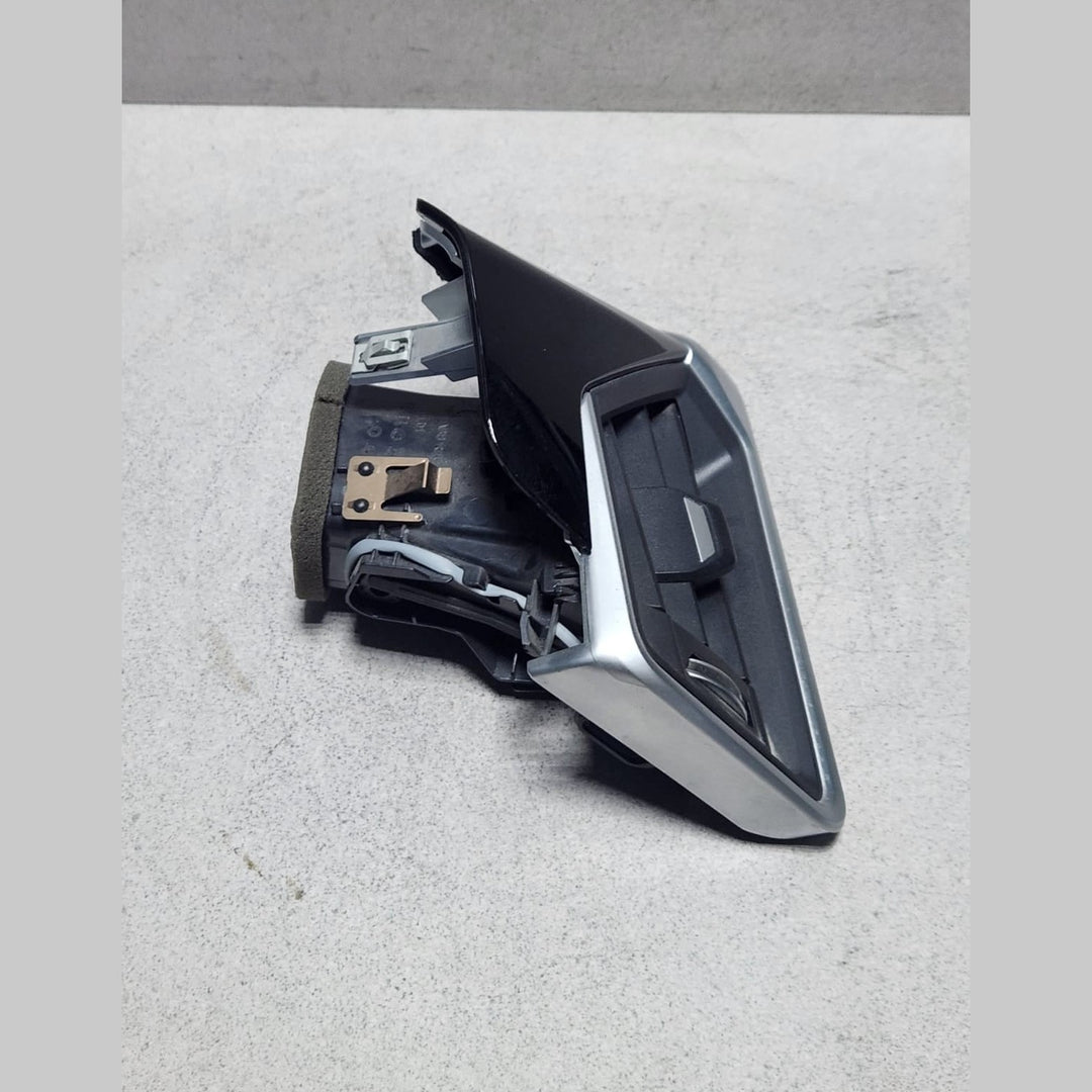 2020 BMW M4 Dashboard Air Vent Grill 6848617 3 Series G20 4 Series G22 G23 G24 