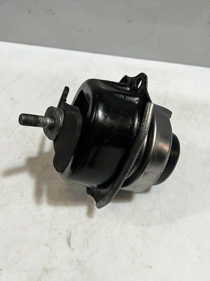 2007-2013 BMW X5 E70 and X6 E71 3.0L BEARING RUBBER Engine Mount 6795418