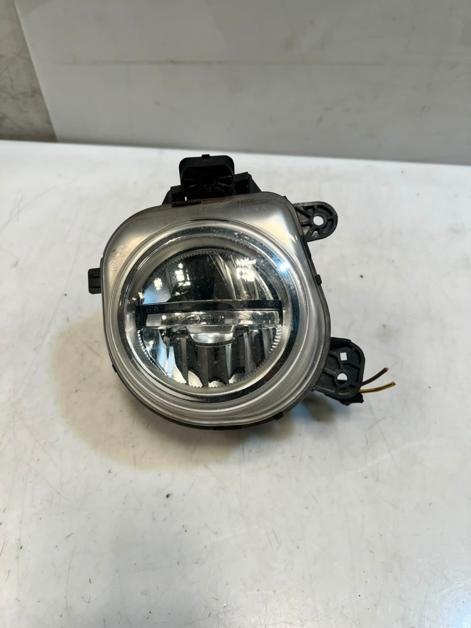 2015-2017 BMW X3 F25 X4 F26 X5 F15 X6 F16 BUMPER Front Right Fog Light 7317252