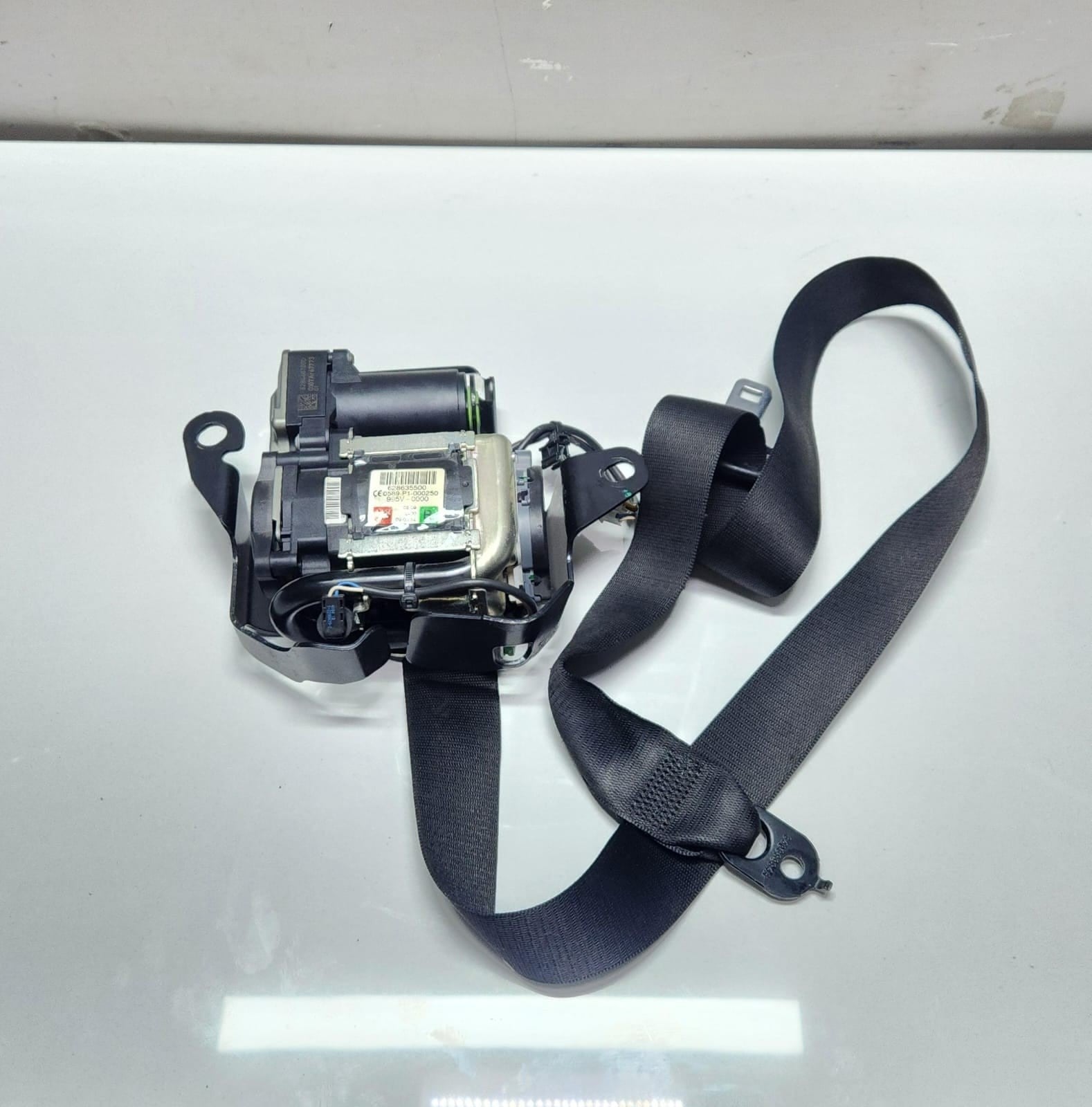 2014-2018 BMW 640i Front Passenger Seat Belt 6286355 F06 F12 F13 OEM