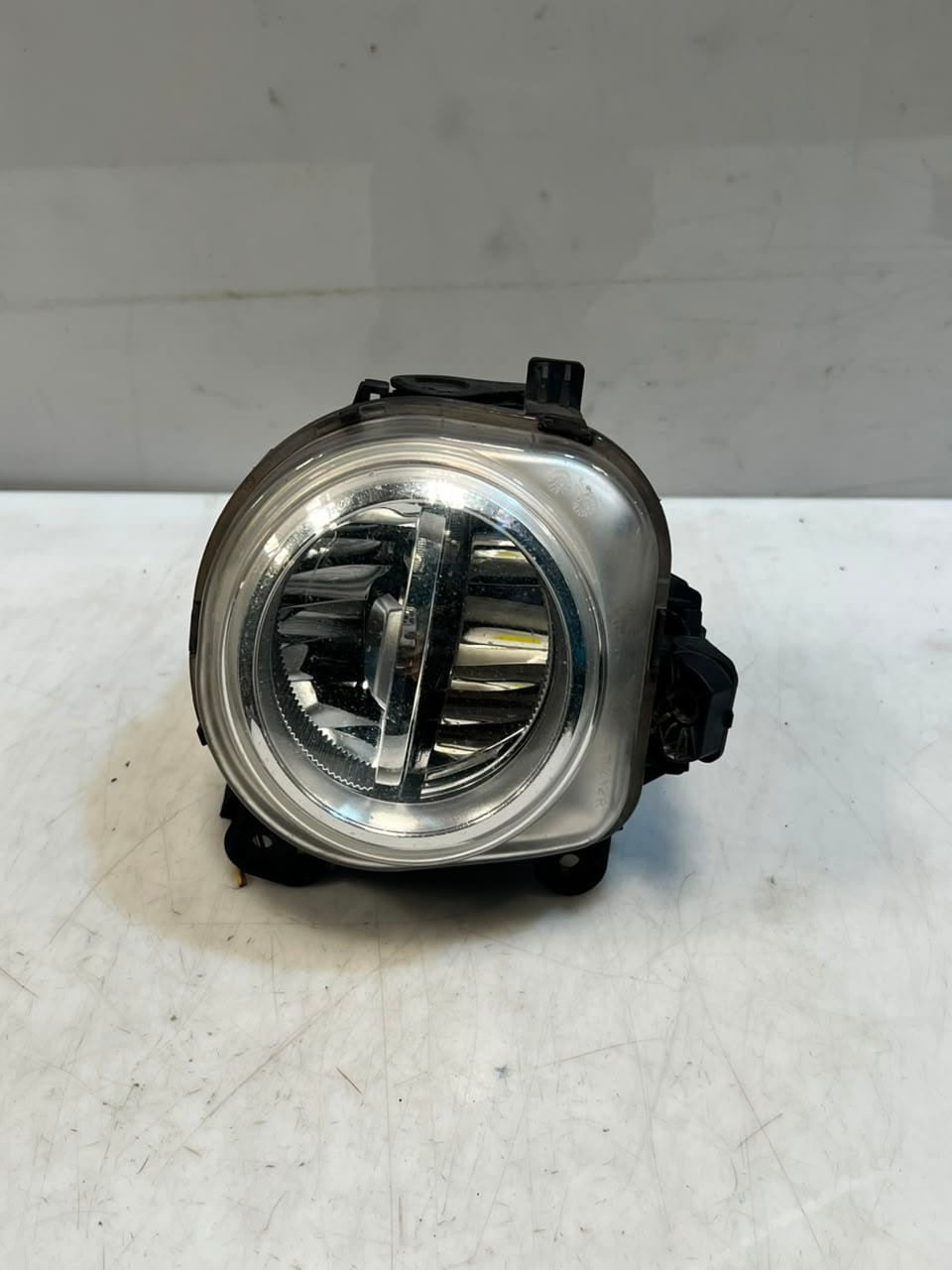 2015-2017 BMW X3 F25 X4 F26 X5 F15 X6 F16 BUMPER Front Right Fog Light 7317252
