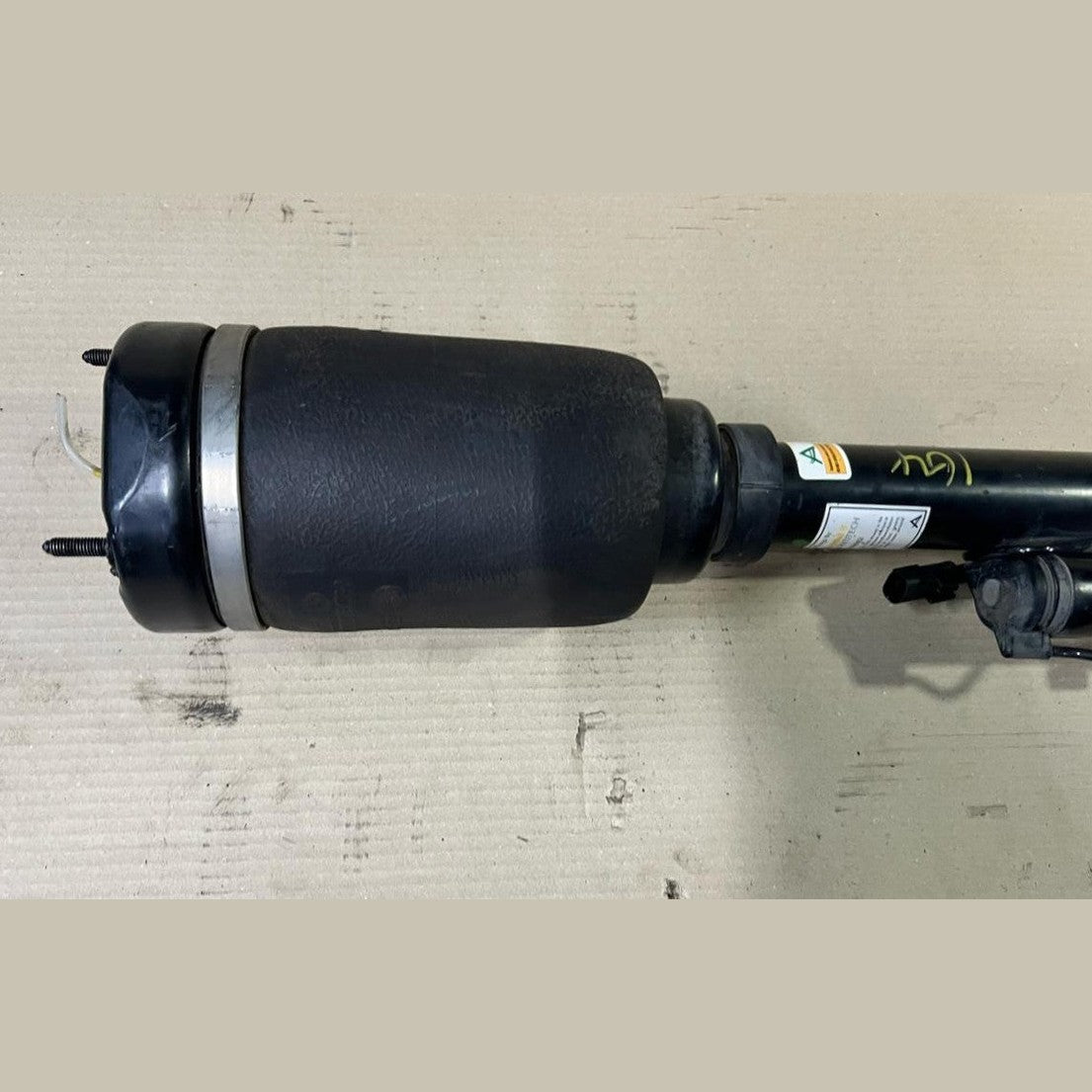 Mercedes W164 GL350 GL450 Front Right Side Air Suspension Shock Absorber Strut