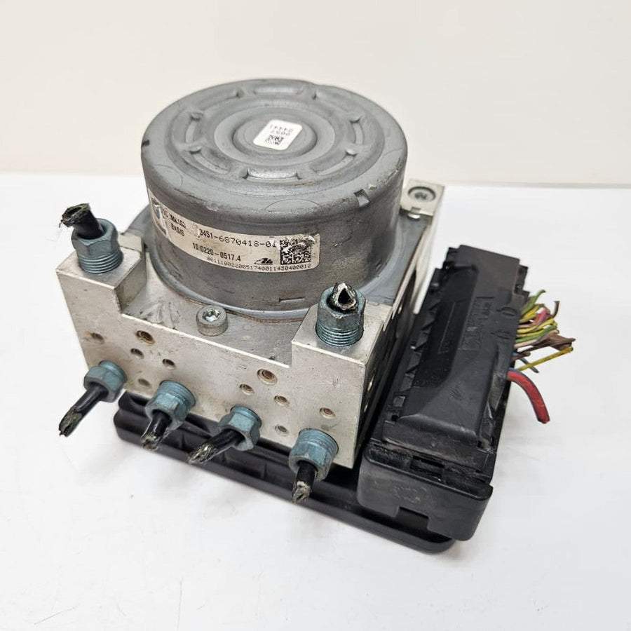 2014-2016 BMW F30 328i,328i ABS Anti-Lock Brake Pump Module 6870912