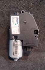 Load image into Gallery viewer, BMW E90/E92 F10 SUNROOF SLIDING/TILTING MOTOR OEM P/N 7193398
