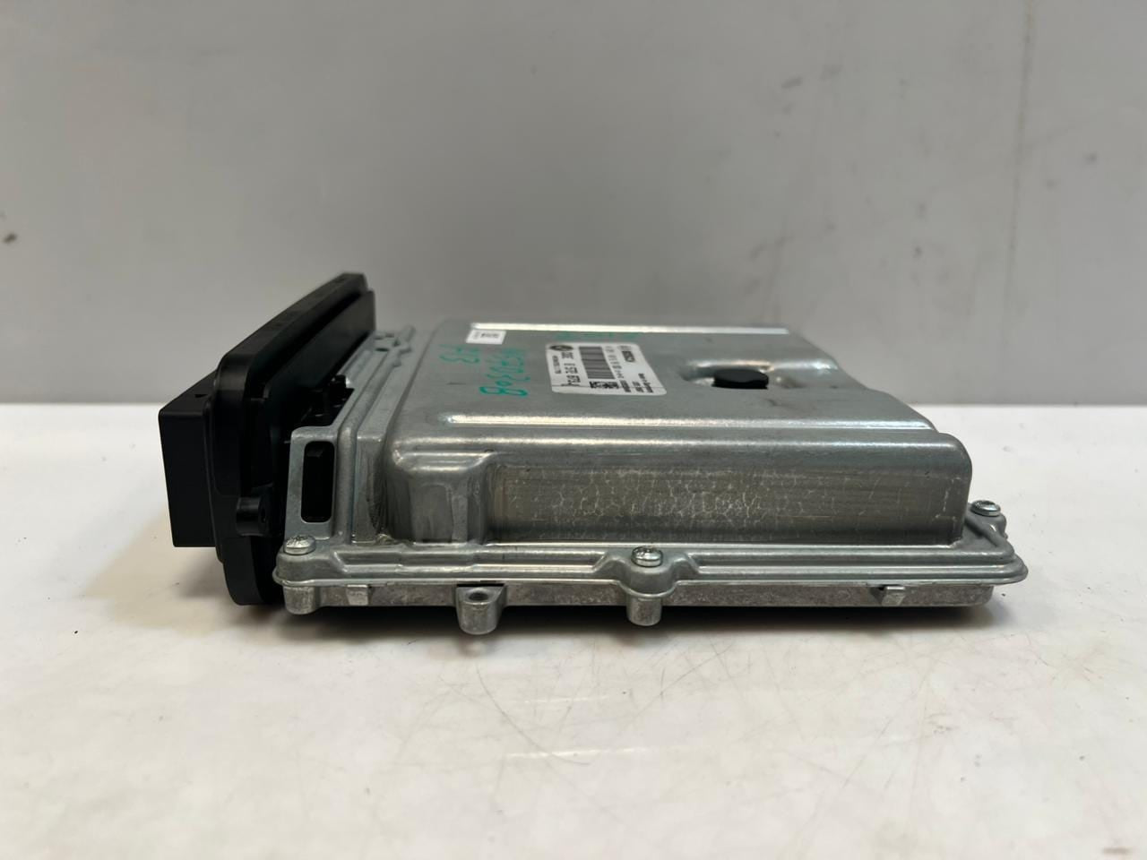 2012 BMW F13 N57D30B Engine Control Unit ECU ONLY DDE 8572873 OEM