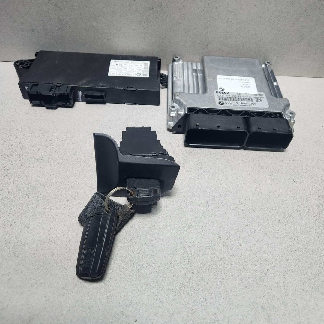 BMW OEM Engine Control Unit ECU SET for E60 520D and E81 120D N47 7809000 