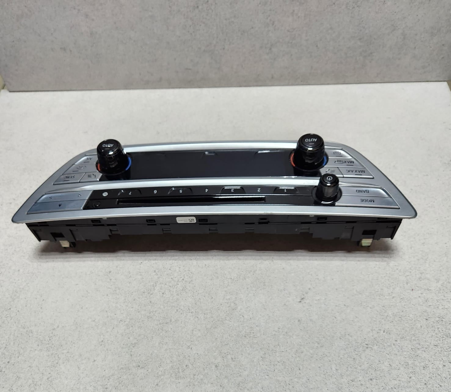 2017-2019 BMW 740i Climate Control Panel 6819174 7 Series G11 LCI and G12 LCI 