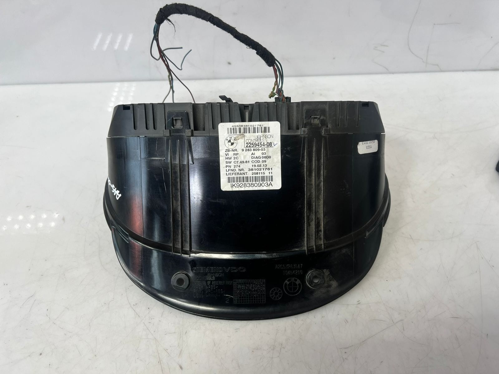 BMW E90, E91, E92, E93 3' E84 X1 Speedometer Instrument Cluster 9283809 OEM
