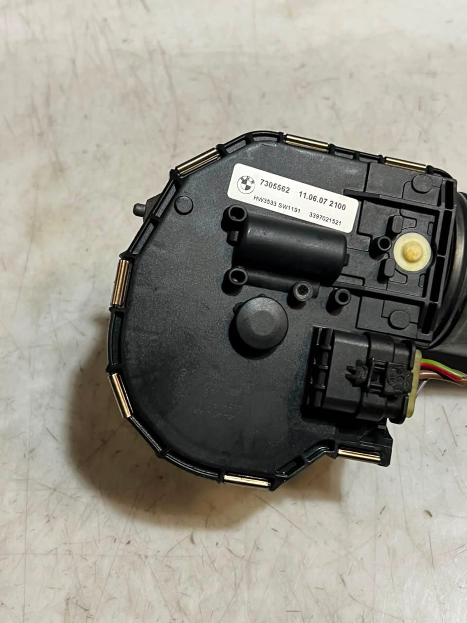 2011-2016 BMW 5 Series F10 F11 Front Wiper Motor and Linkage 7305562 OEM